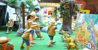 Çocuklar Dinozorların Gizemli Dünyasını Keşfetti