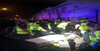 İngilterede Camiden Çıkanlara Arabayla Saldırı: 3 Yaralı