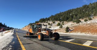 Kar Nedeniyle Kapanan Antalya-Konya Karayolu Trafiğe Açıldı