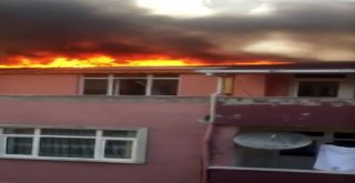 Bağcılarda Korkutan Yangın: Çatı Katı Alev Alev Yandı