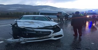 Malatyada Otomobille Öğrenci Servisi Çarpıştı: 5 Yaralı