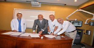 Canlı Ve Ölü Dokuyu Ayırt Eden Yetenekli Cihaz Tıp Fakültesinde