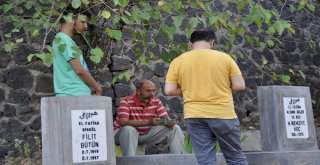 Bayram Sabahı Mezarlıklar Doldu Taştı