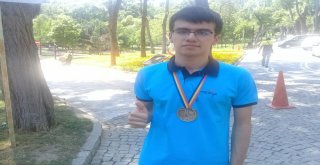 Lise Öğrencisinden Uluslararası Matematik Başarısı