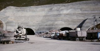 Ak Partili Canikliieğribel Tünelinde İncelemelerde Bulundu.