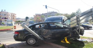 Manavgatta Turist Transfer Aracı Kazası: 1İ Alman Uyruklu 4 Yaralı
