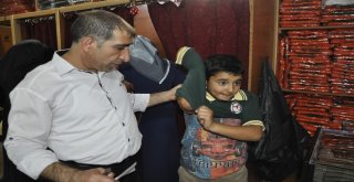 Hayırsever İş Adamı 300 Çocuğun Yüzünü Güldürdü