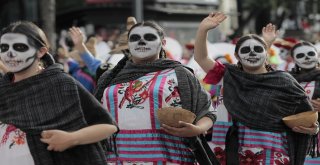 Meksikada Ölüler Günü Festivali