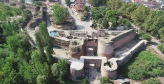 İznikteki 2 Bin Yıllık Tarihi İstanbul Kapının Altında İpek Yolu Bulundu