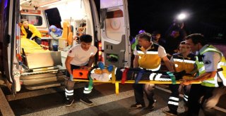 Şişlide Hasta Taşıyan Ambulans Kaza Yaptı; 6 Yaralı