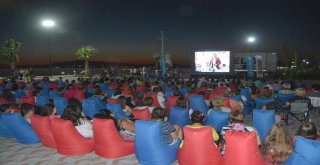 Yeni Şakranda Açık Hava Sinema Nostaljisi