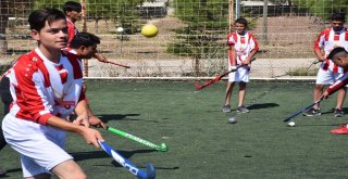 Türk Hokeyi Yıldızlarını Keşfediyor