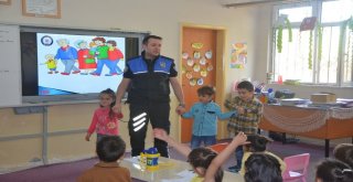 Polis Ekiplerinden Çocuklara Güvenlik Eğitimi