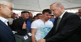 Cumhurbaşkanı Erdoğan, Şehit Anne Ve Bebeğinin Cenaze Töreninde