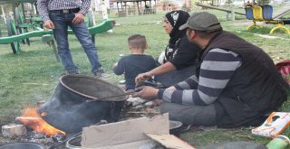 Yarım Asırdır Geçmişi Parlatıyor