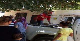 Akuttan Silifkede Giysi Yardımı