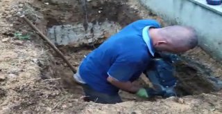 Mezarın Yerini Değiştirmek Yerine, Kayayı Parçalamak İçin Farklı Yöntemler Denedi