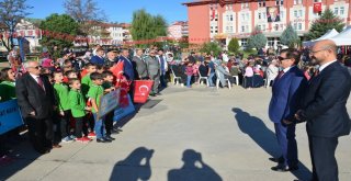 Tören Alanına Giren Kutayın Bayram Sevinci