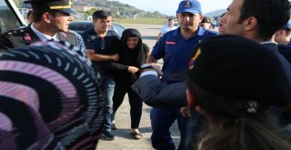 Şehit Yeğeninin Tabutuna Böyle Koştu