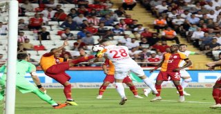 Spor Toto Süper Lig: Antalyaspor: 0 Galatasaray: 0 (İlk Yarı)