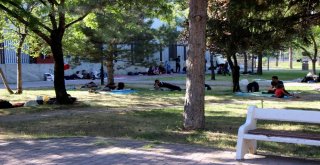 Savaştan Kaçarak Kayseriye Gelen Afgan Mültecilere Devlet Sahip Çıktı