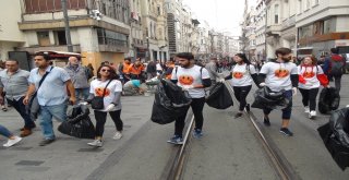 Üniversiteli Gençler Önce Kan Verdi, Ardından Çöp Topladı