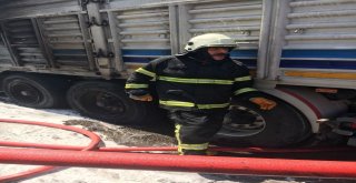 Park Halindeki Araçta Yangın: 1 Yaralı