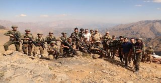 Vali Toprak, Üs Bölgesindeki Askerlerle Bayramlaştı