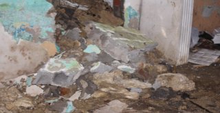 Göçükte Evinin Bir Odası Kullanılamaz Hale Gelen Kadın Yardım Bekliyor