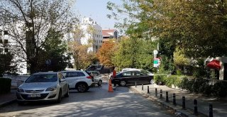İranın Ankara Büyükelçiliğinin Bulunduğu Sokakta Bomba İhbarı Yapıldı. Polis Elçilik Çevresinde Önlem Aldı.