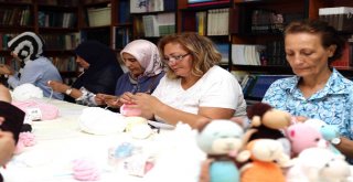 Bağcılarlı Kadınlar Tığlarıyla Mutluluk Ördüler