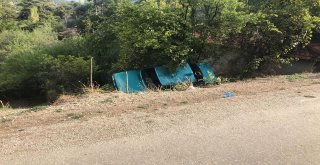 Şarampole Devrilen Otomobildeki 4 Kişi Yaralandı