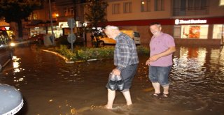 Trabzonun Araklı İlçesinde Şiddetli Yağış Etkili Oldu