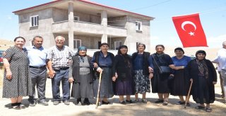 40 Yıl Önce Terk Ettikleri Ata Yurtlarına Şölenle Döndüler