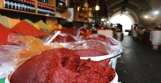 (Özel) Meşhur Kışlık Antep Salçası Tezgahlardaki Yerini Aldı