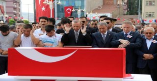 Şehit Anne Ve Oğluna Gözü Yaşlı Veda