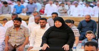 Dünya Müslümanları Bayram Namazında Buluştu