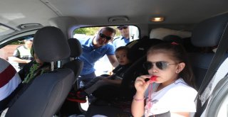 Ürkmezerden Tatilcilere Lokumlu Karşılama