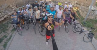 İznikli Bisikletçiler 400 Kilometre Pedal Sürüp Anıtkabir Ve Beştepeye Çıkarma Yapacak