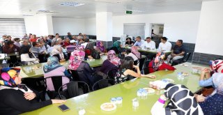 Başkan Yücel, Kız Yurdunda Ailelerle Buluştu