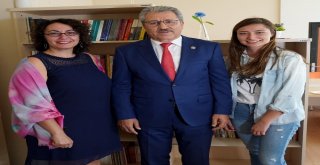 Egeden Ebeveynler Ve Çocuklarına Yönelik Tübitak Destekli Projeler