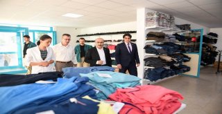 Vali Demirtaş, Sosyal Yardımlaşma Vakfında İncelemelerde Bulundu