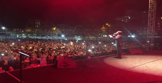 Çılgın Sedat Beylikdüzünde Şarkılarıyla Coşturdu