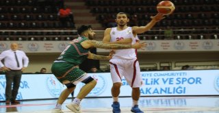 Tahincioğlu Basketbol Süper Ligi: Gaziantep Basketbol: 73 - Banvit: 69