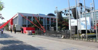 15 Temmuzun Yıl Dönümünde İbb Türk Bayraklarıyla Donatıldı