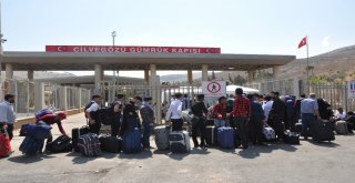 Suriyeliler Bayramlaşmak İçin Ülkelerine Gitmeye Başladı