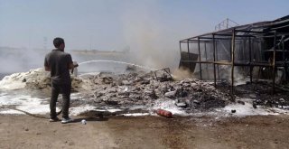 İzmirdeki Fabrika Alev Alev Yandı