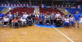 Eski Milli Basketbolculardan Engellilere Anlamlı Destek