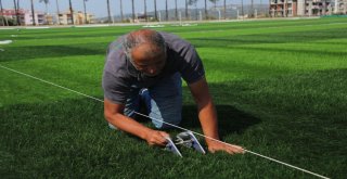 Davutlar Mahallesi Futbol Sahası Yenileniyor