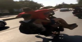 (Özel) İstanbulda Motosikletli Magandanın Tek Teker Kazası Kamerada
